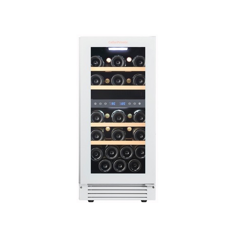 large_CP027-2TWH_front_door_closed_with_bottles