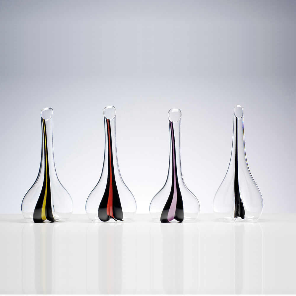 decanter_blac_tie_smile_5_9RJ1QxU (1)