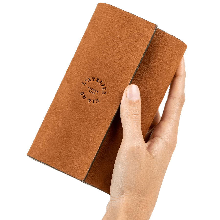 NOMAD-packshot-Bilame-ferme-main-HD-e1645606660627