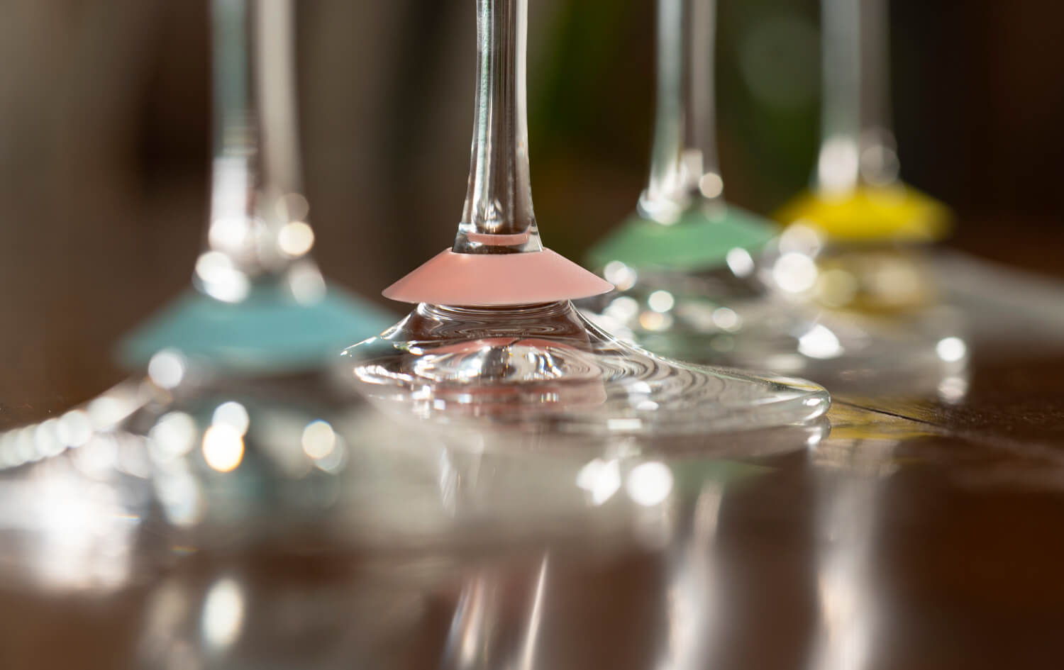 Chic-Glass-Rainbow-detail